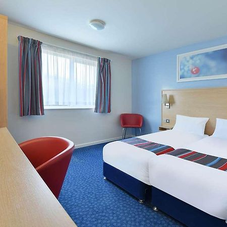 Travelodge 巴塞尔顿 客房 照片