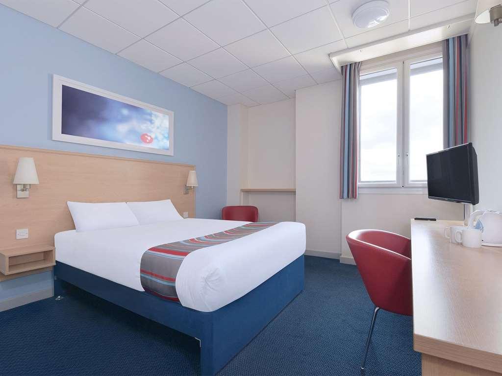 Travelodge 巴塞尔顿 客房 照片