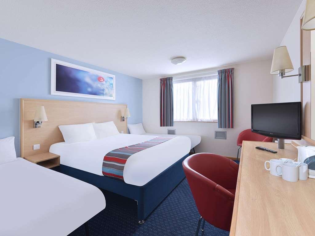 Travelodge 巴塞尔顿 客房 照片