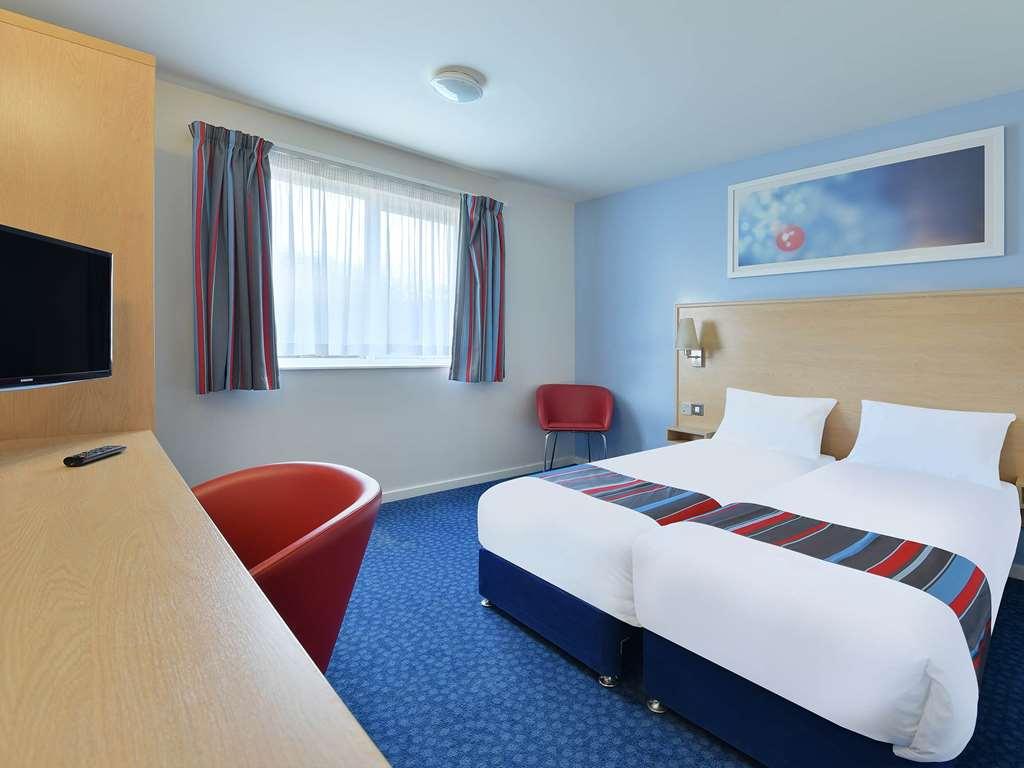 Travelodge 巴塞尔顿 客房 照片