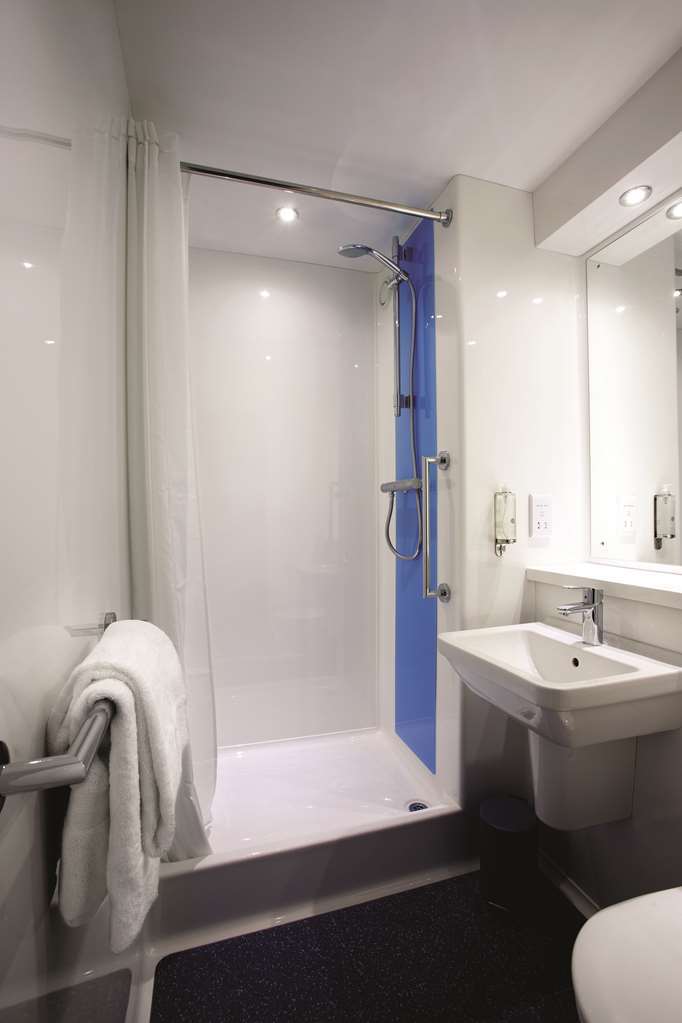 Travelodge 巴塞尔顿 客房 照片